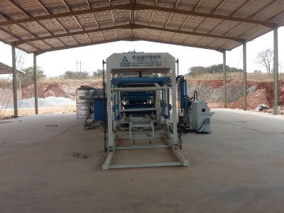 Zambiya'da QT10-15 Blok Makinası